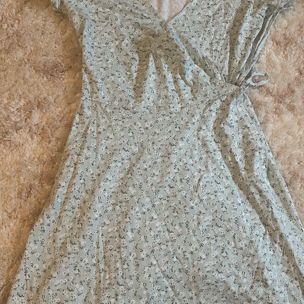 Hollister Green Ruched Sundress V-Neck Flutter Sleeve